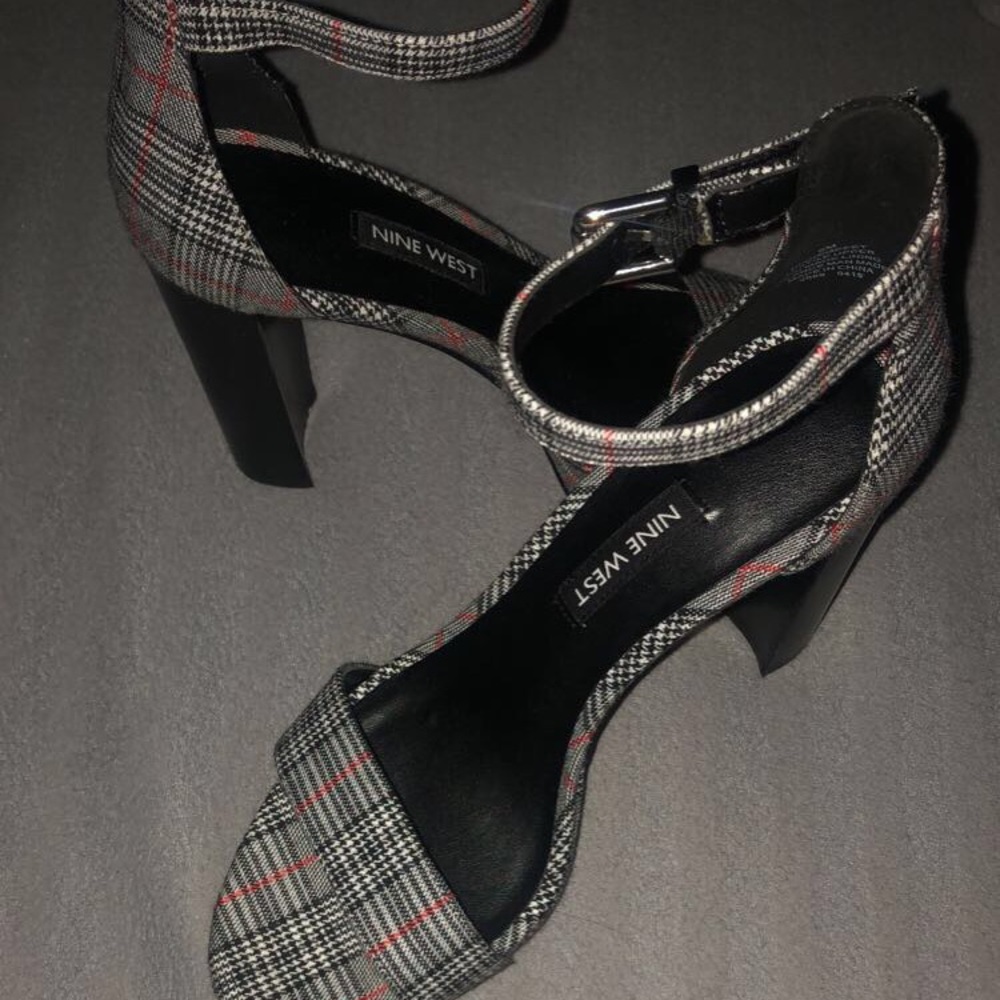 Heels - Picture 2 of 2